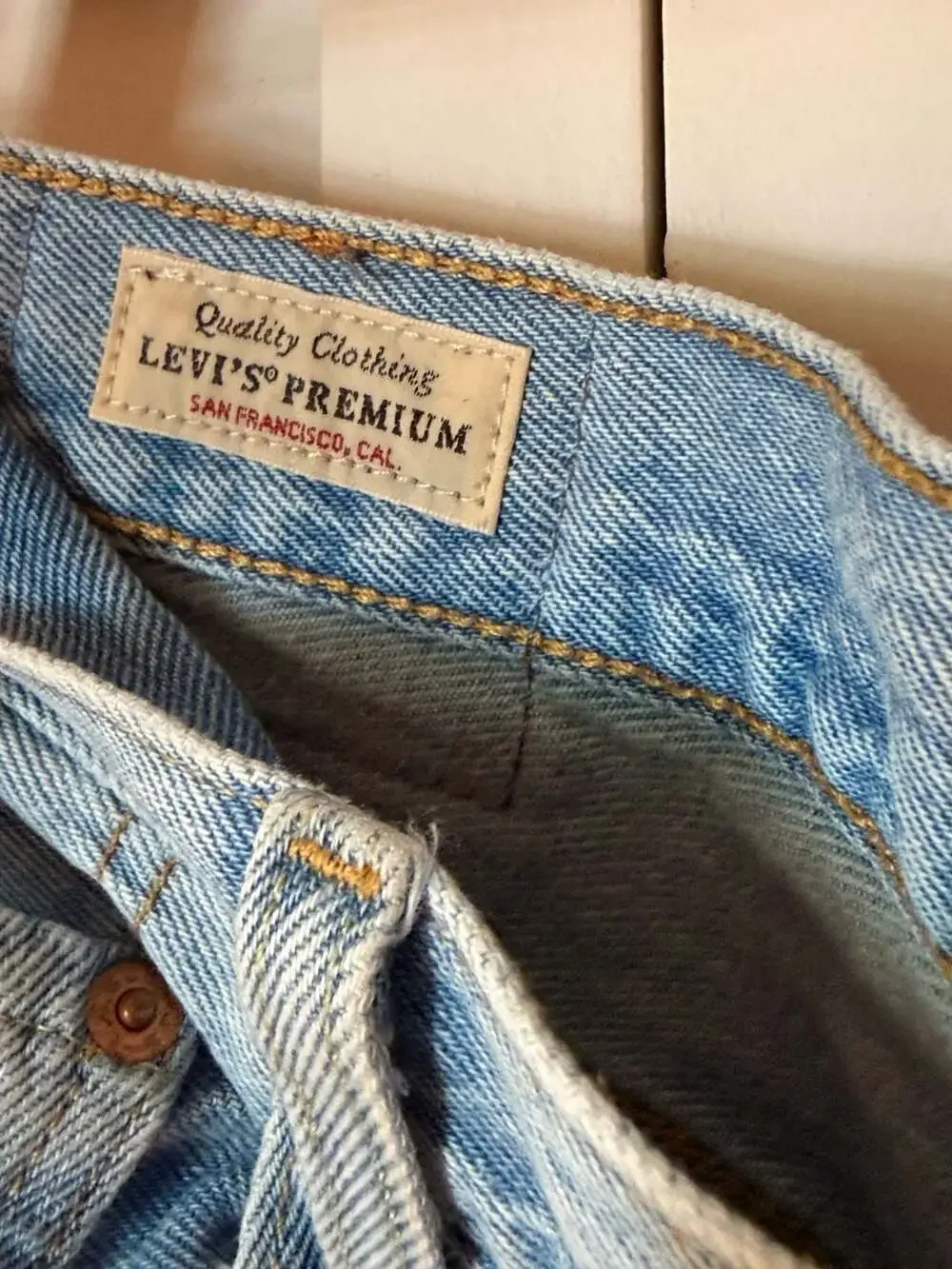 Levi's 501 '90s Original Fit Light Wash Jeans